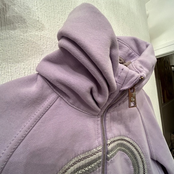 ✨ 2/$30 ✨ Lavender lululemon scuba sweatshirt in size 6 - Picture 4 of 8